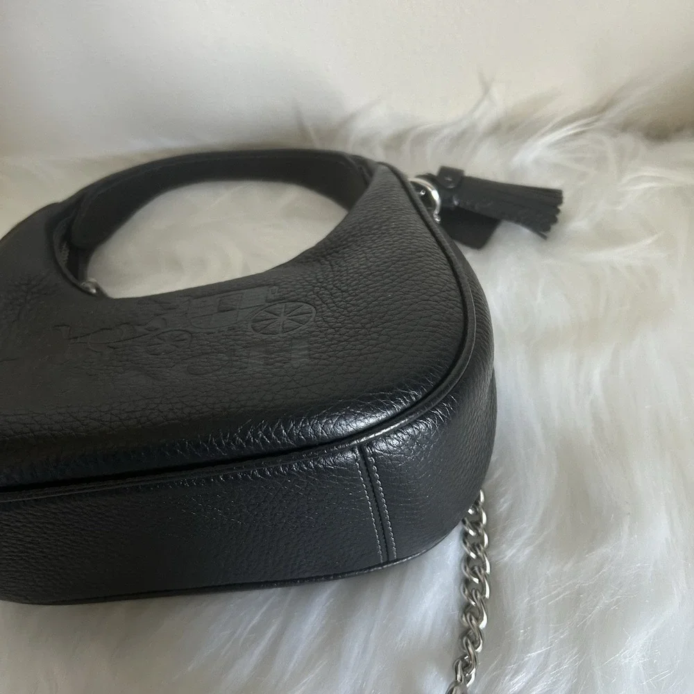 Coach Carmen Black Pebbled Leather Shoulder Bag Excellent‎